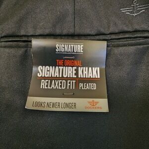 Dockers  Mens Black The Original Signature Khaki Pleated Size W40/L30 NEW